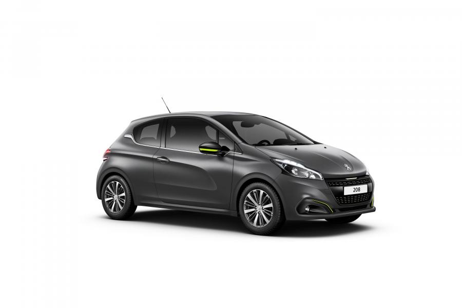  Peugeot 208 Ice Silver 2015 года  (фото 1 из 18)